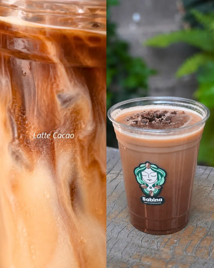 Publicación de Sabina: Latte Cacao servido en vaso para llevar